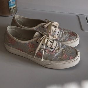 Women’s vans size 7